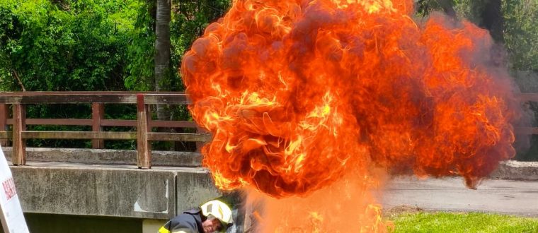 Jugend: Übung Entstehungsbrandbekämpfung