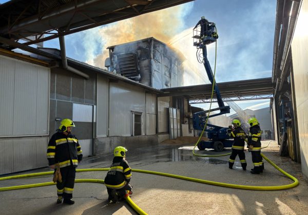 Einsatz: Brand einer Getreide-Trocknungsanlage in Unterlungitz